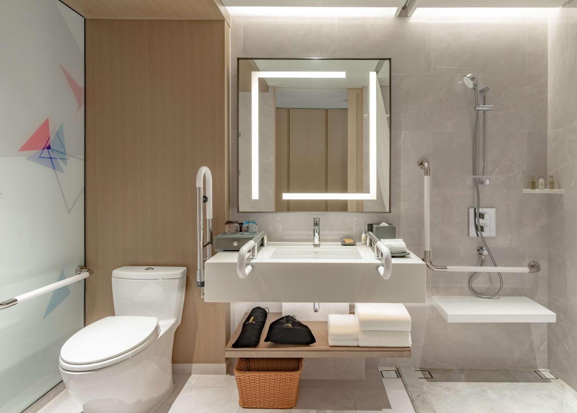 Hilton Garden Inn Shenzhen World Exhibition & Convention Center Екстер'єр фото