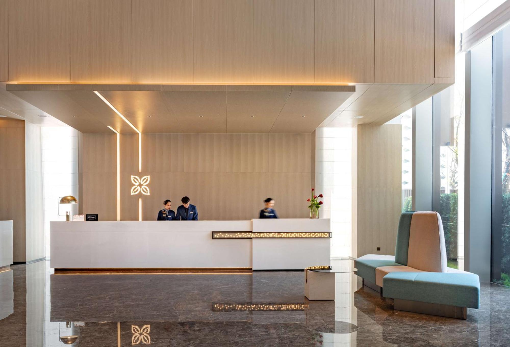 Hilton Garden Inn Shenzhen World Exhibition & Convention Center Екстер'єр фото